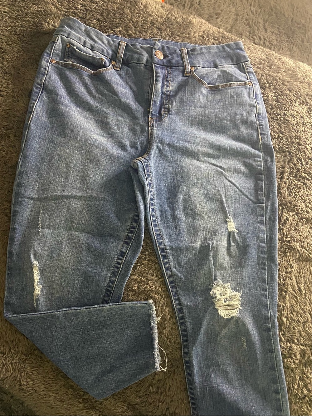 Seven7 Women's Light Blue Distressed Skinny Jeans